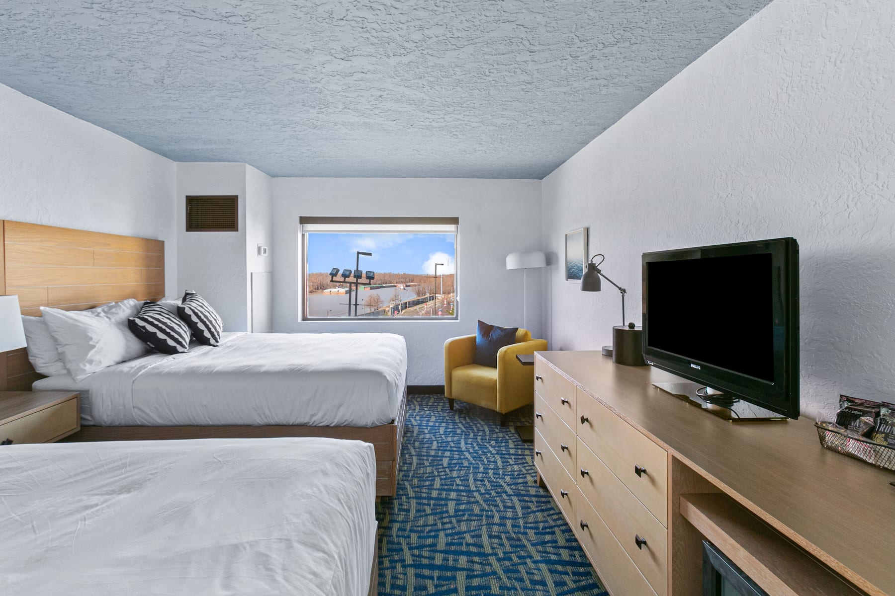 Guest room at the Mulberry, a Wyndham Hotel in Vicksburg, Mississippi