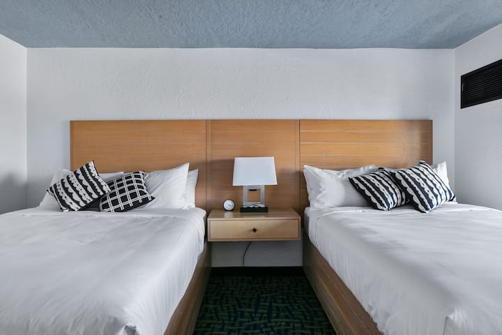 Guest room at the Mulberry, a Wyndham Hotel in Vicksburg, Mississippi