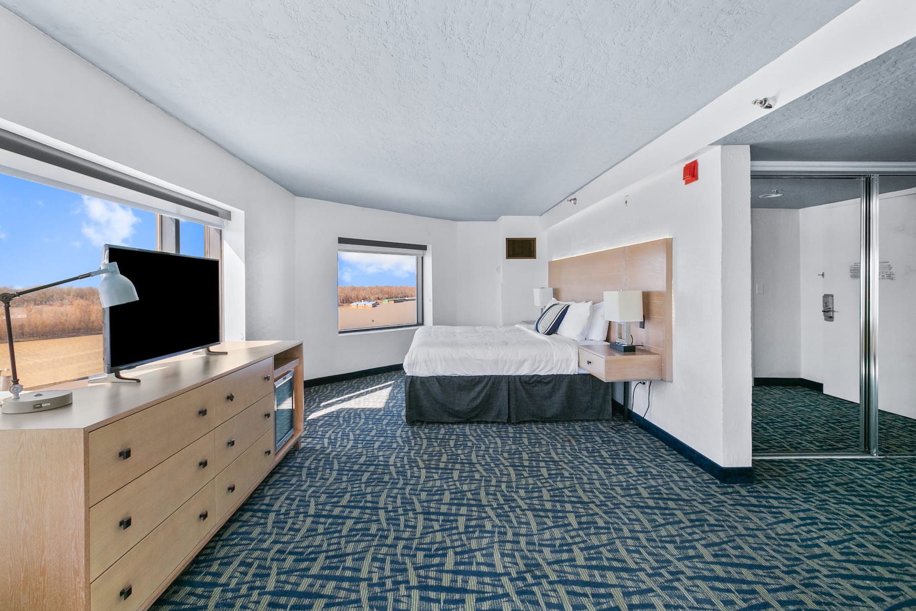 Guest room at the Mulberry, a Wyndham Hotel in Vicksburg, Mississippi