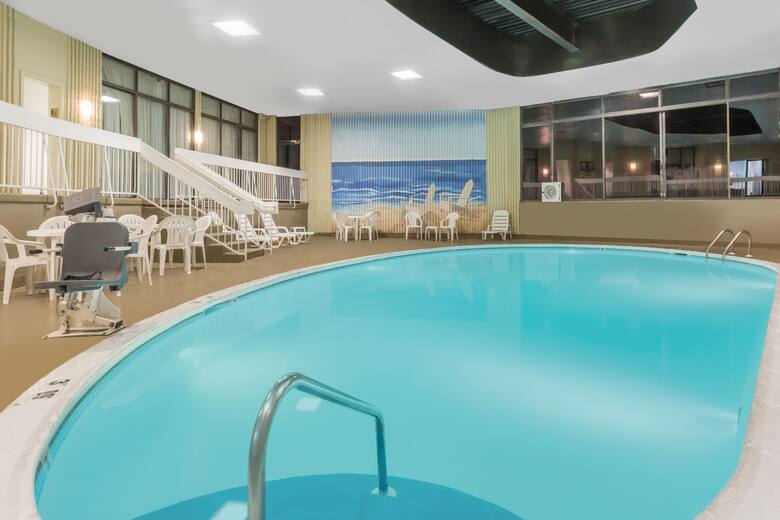 Pool at the Wyndham Philadelphia - Mount Laurel in Mount Laurel, New Jersey