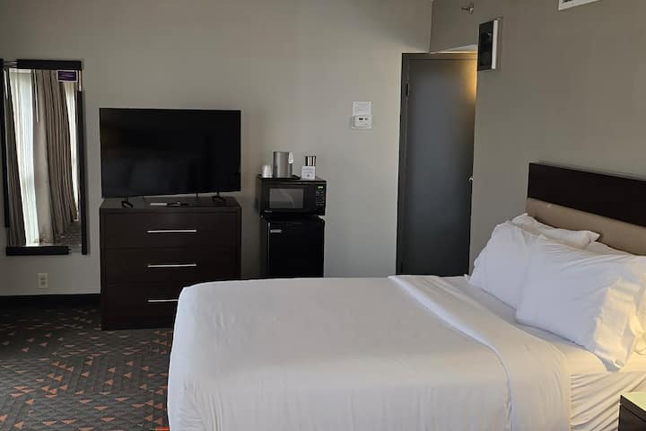 Guest room at the Wyndham Rochester Downtown in Rochester, New York