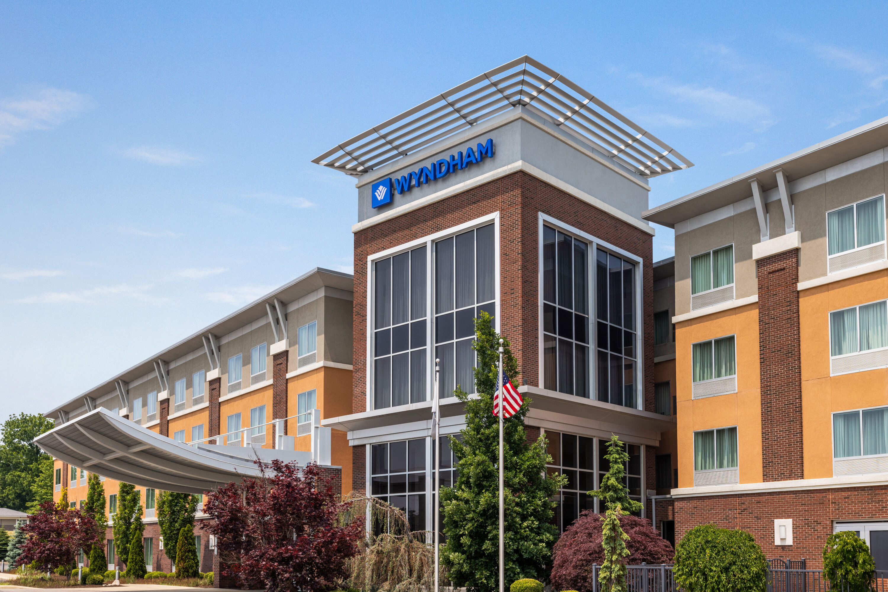 Exterior of Wyndham Avon hotel in Avon, Ohio