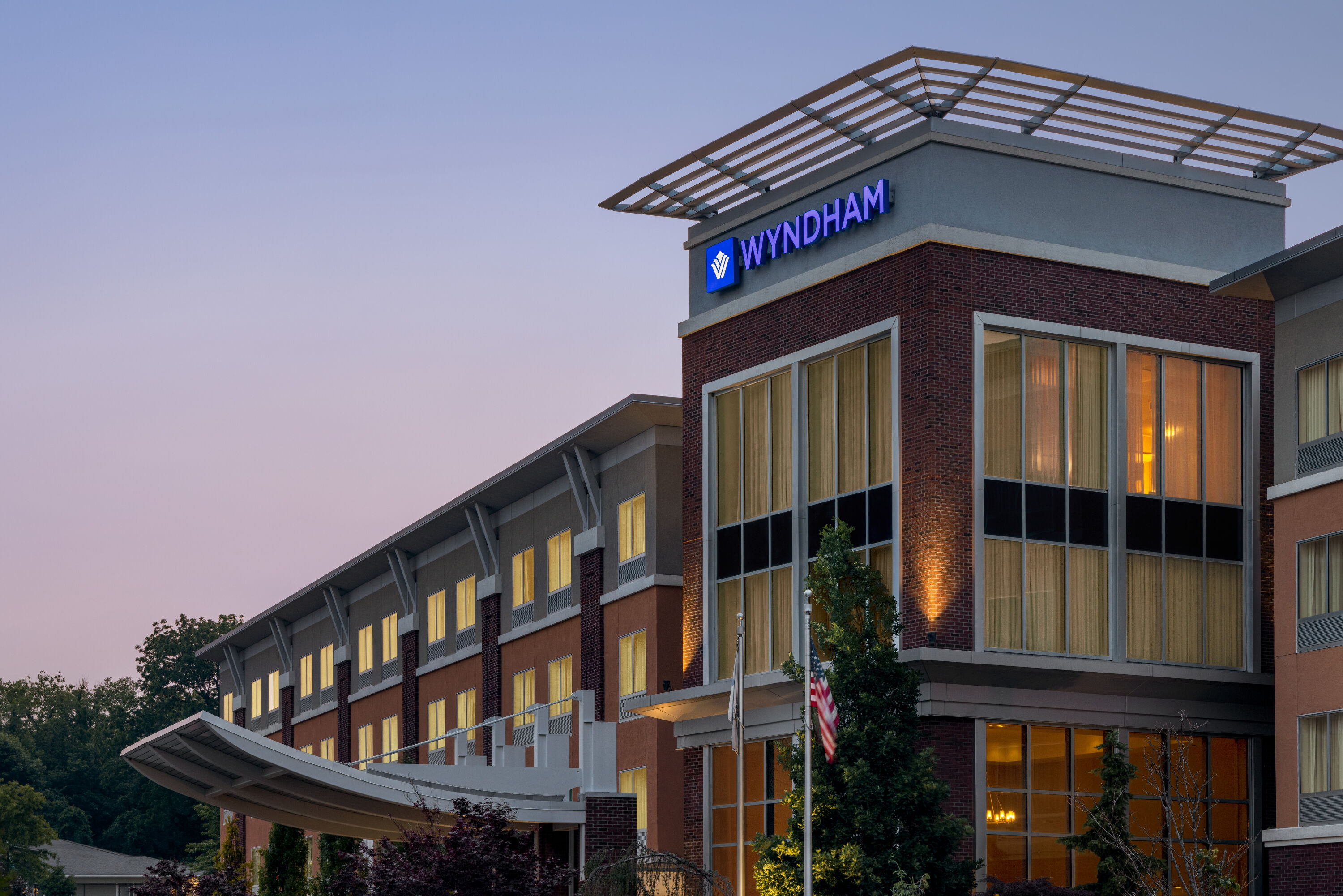 Exterior of Wyndham Avon hotel in Avon, Ohio