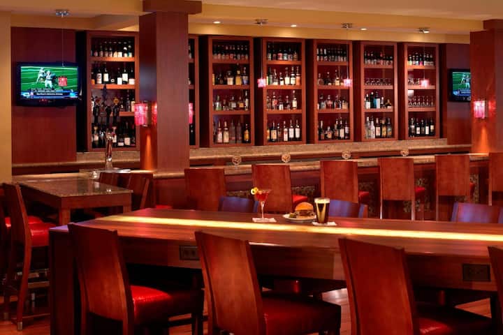 Bar feature at Wyndham Cleveland Airport in Cleveland, Ohio