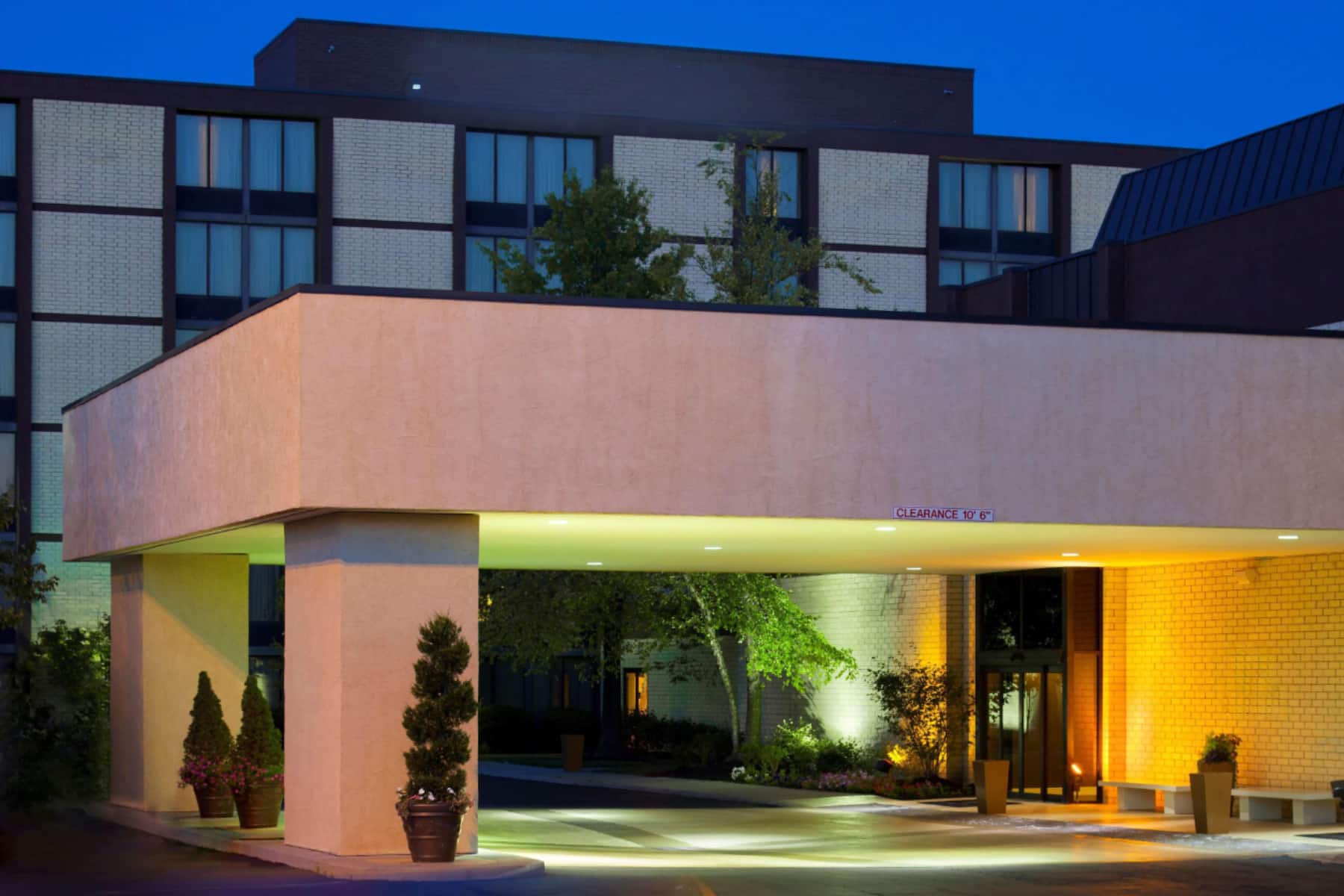 Exterior of Wyndham Columbus hotel in Columbus, Ohio