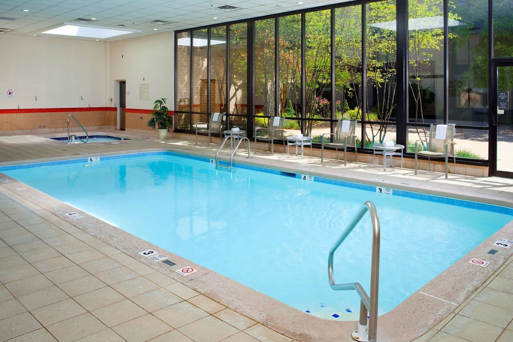 Indoor pool at the Wyndham Columbus in Columbus, Ohio