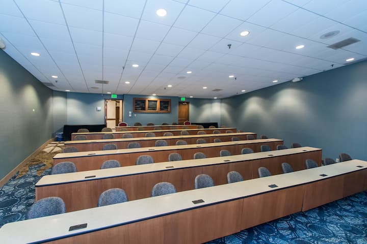 Meeting room at Wyndham Independence in Independence, Ohio