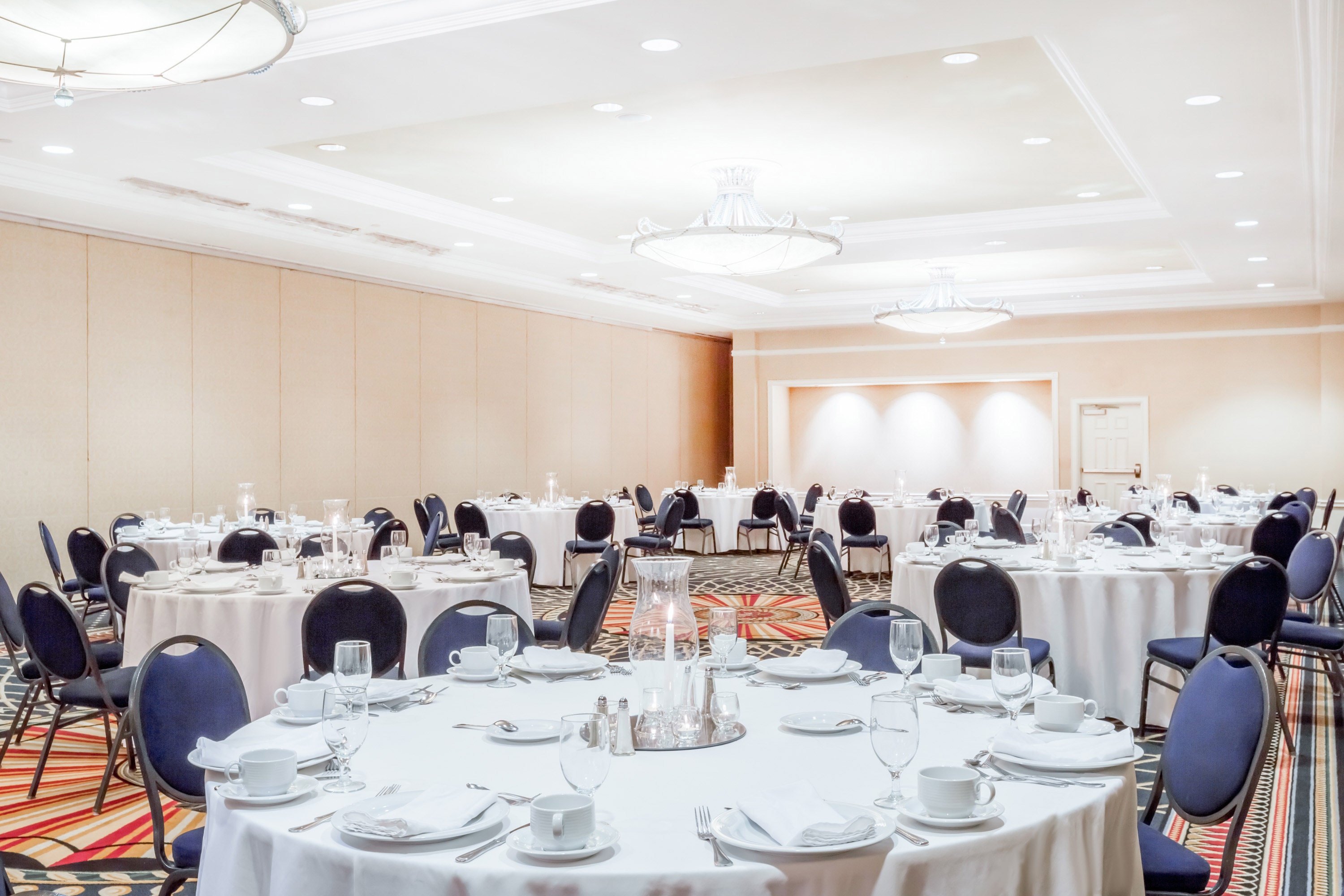 Wyndham Gettysburg Hotel & Conference Center ballroom banquet rounds in Gettysburg, Pennsylvania