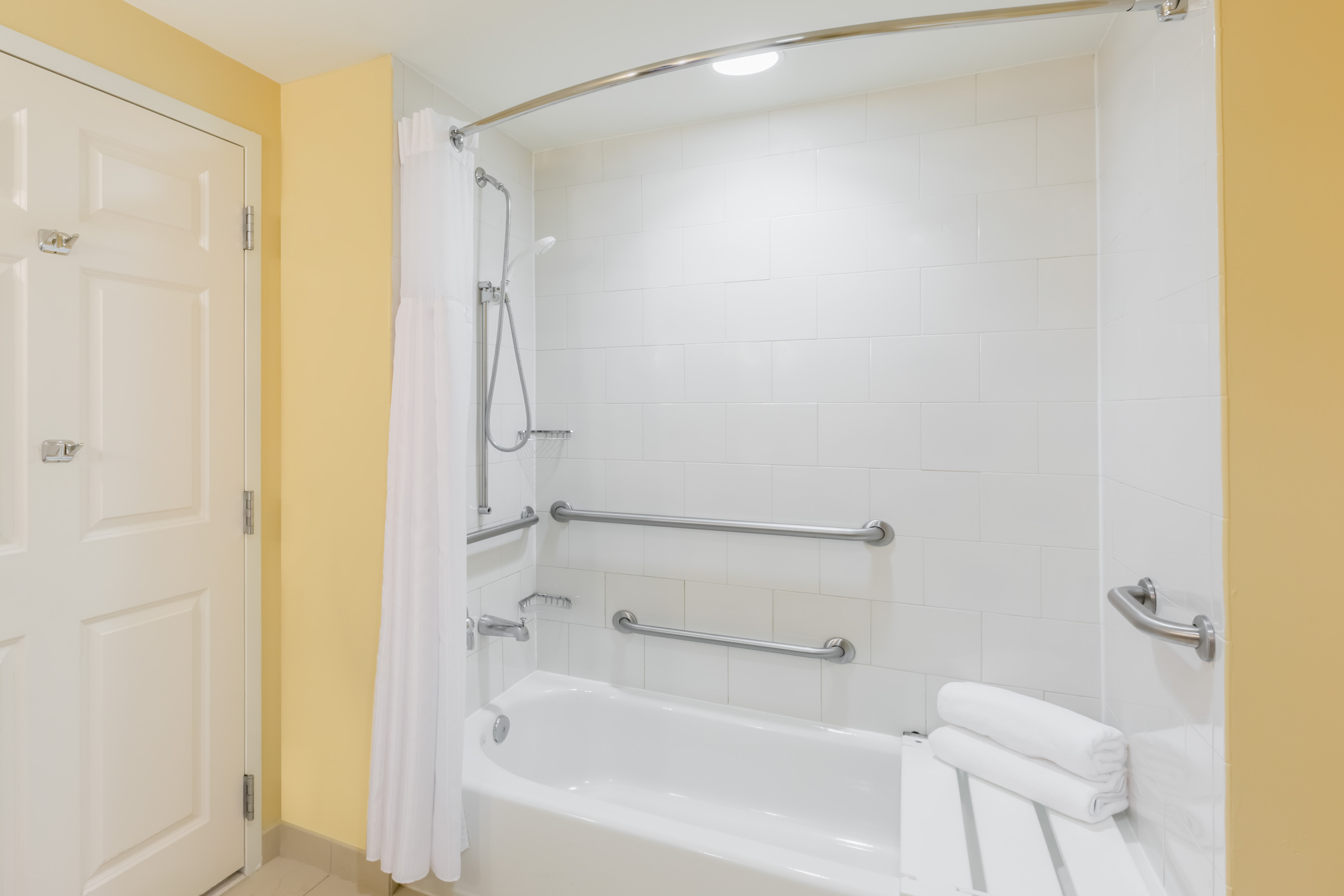 Guest room at the Wyndham Gettysburg Hotel & Conference Center in Gettysburg, Pennsylvania