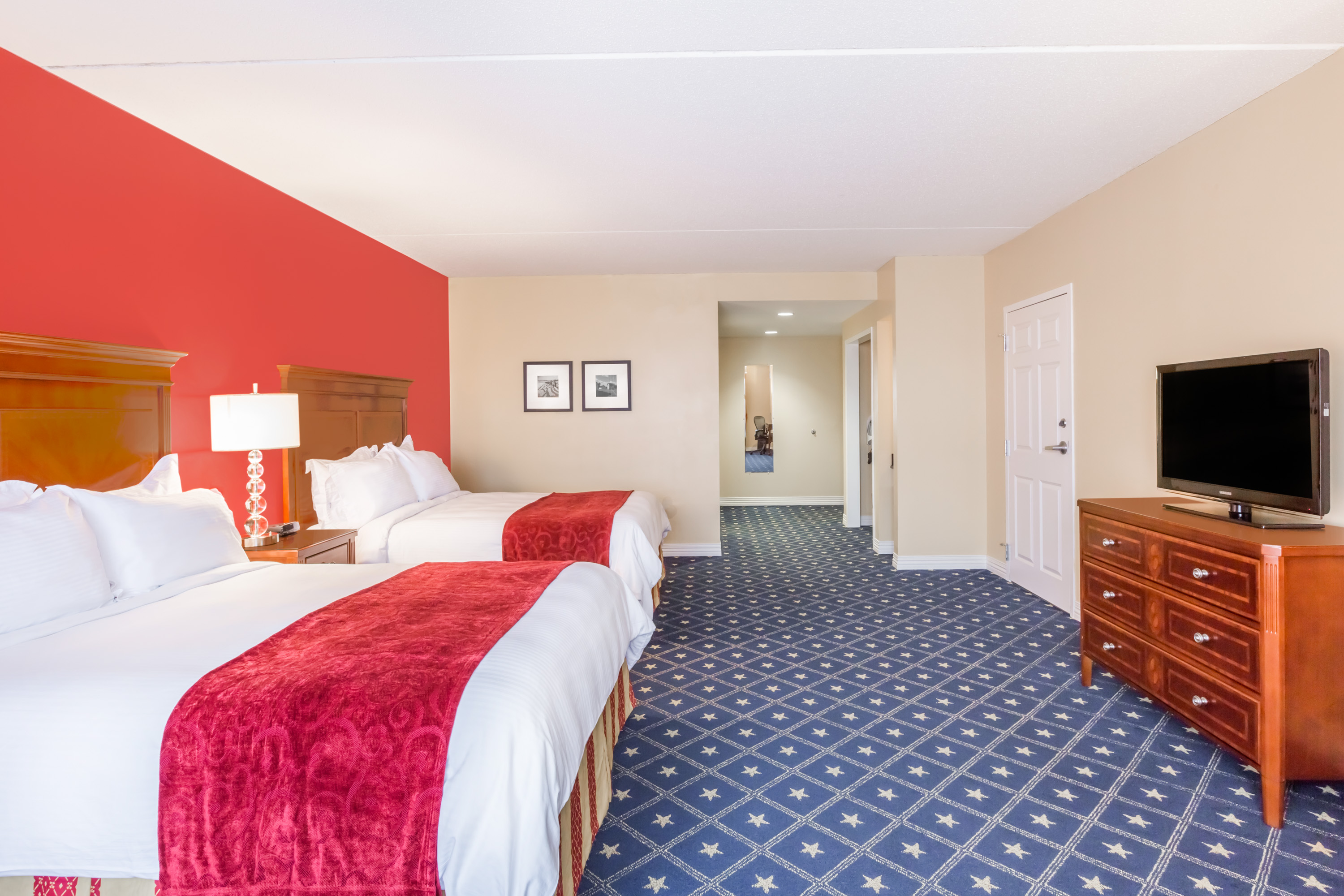 Guest room at the Wyndham Gettysburg Hotel & Conference Center in Gettysburg, Pennsylvania