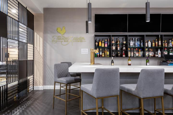 Bar at Wyndham Lancaster Resort and Convention Center in Lancaster, Pennsylvania