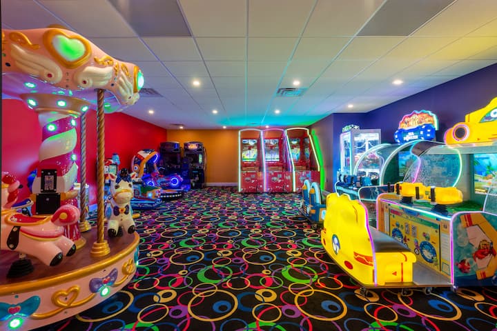 Game room at Wyndham Lancaster Resort and Convention Center in Lancaster, Pennsylvania