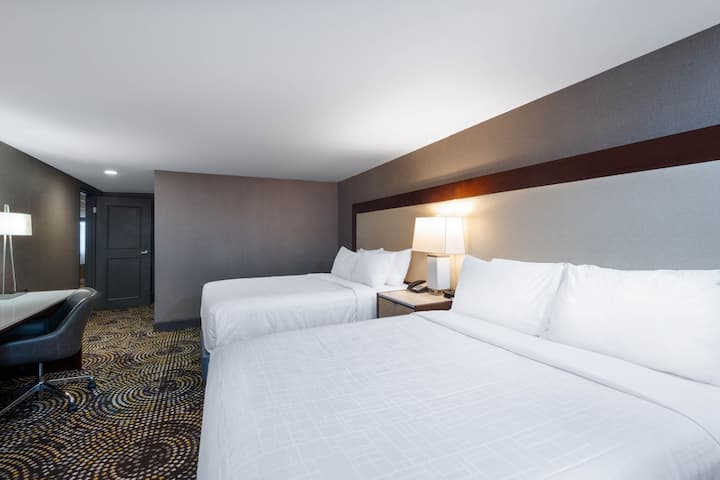 Guest room at the Wyndham Lancaster Resort and Convention Center in Lancaster, Pennsylvania