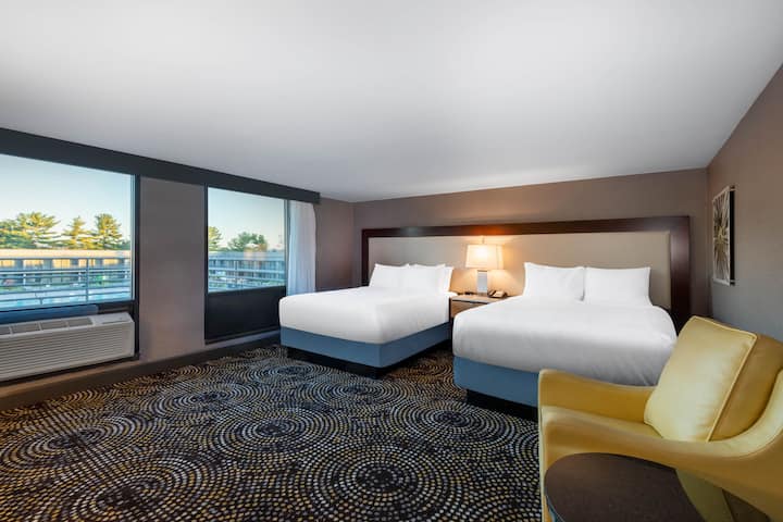 Guest room at the Wyndham Lancaster Resort and Convention Center in Lancaster, Pennsylvania