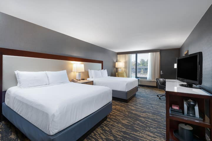 Guest room at the Wyndham Lancaster Resort and Convention Center in Lancaster, Pennsylvania