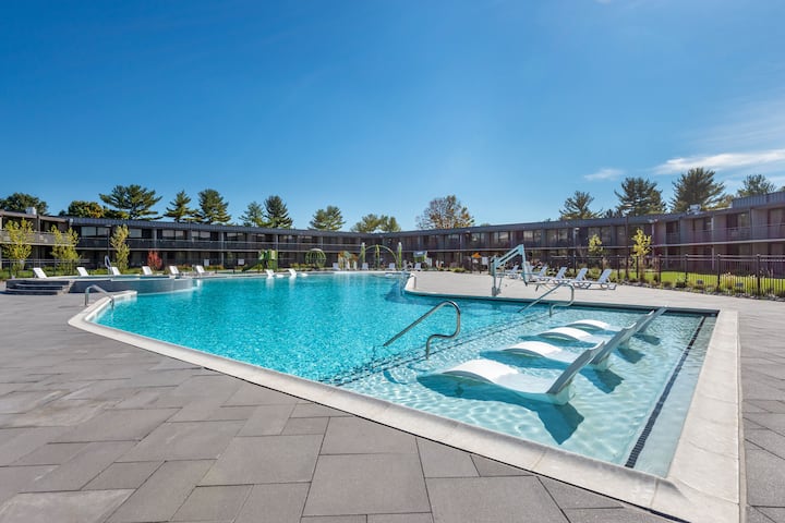 Pool at the Wyndham Lancaster Resort and Convention Center in Lancaster, Pennsylvania