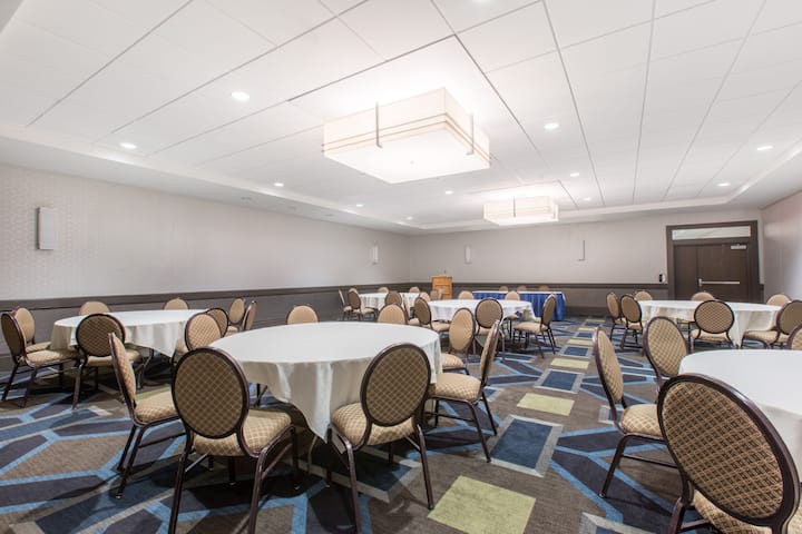 Wyndham Philadelphia Historic District ballroom in Philadelphia, Pennsylvania