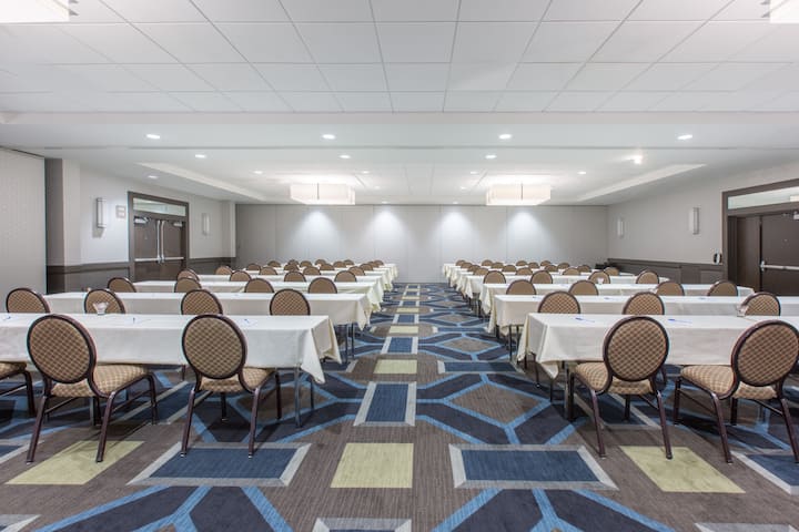 Wyndham Philadelphia Historic District ballroom in Philadelphia, Pennsylvania