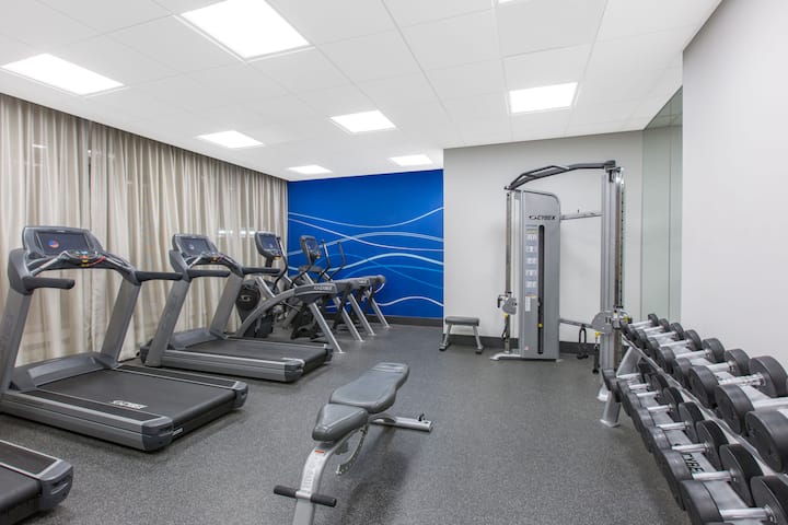 Fitness room at Wyndham Philadelphia Historic District in Philadelphia, Pennsylvania
