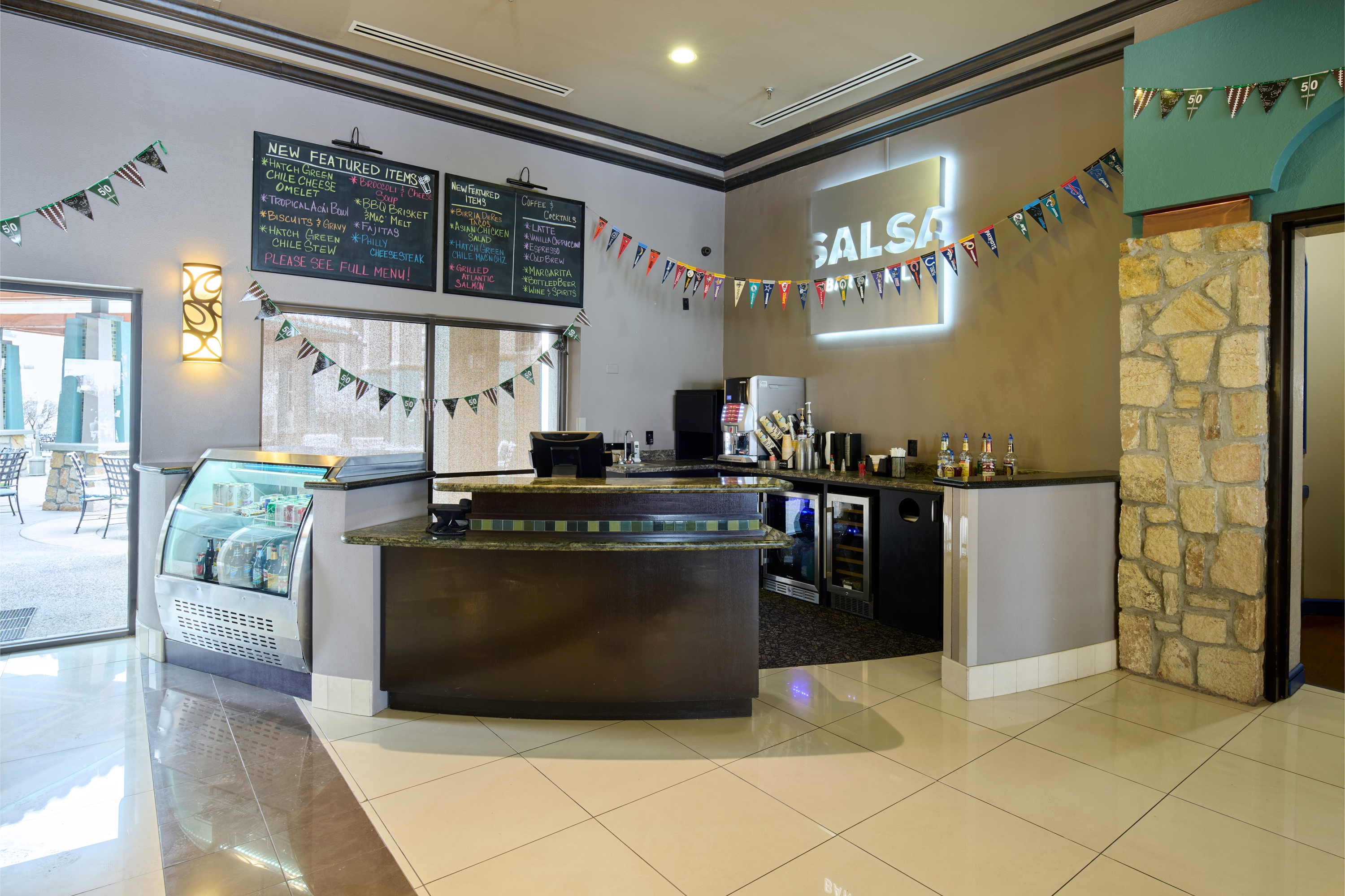 Wyndham El Paso Airport Hotel and Water Park bar and grill in El Paso, Texas