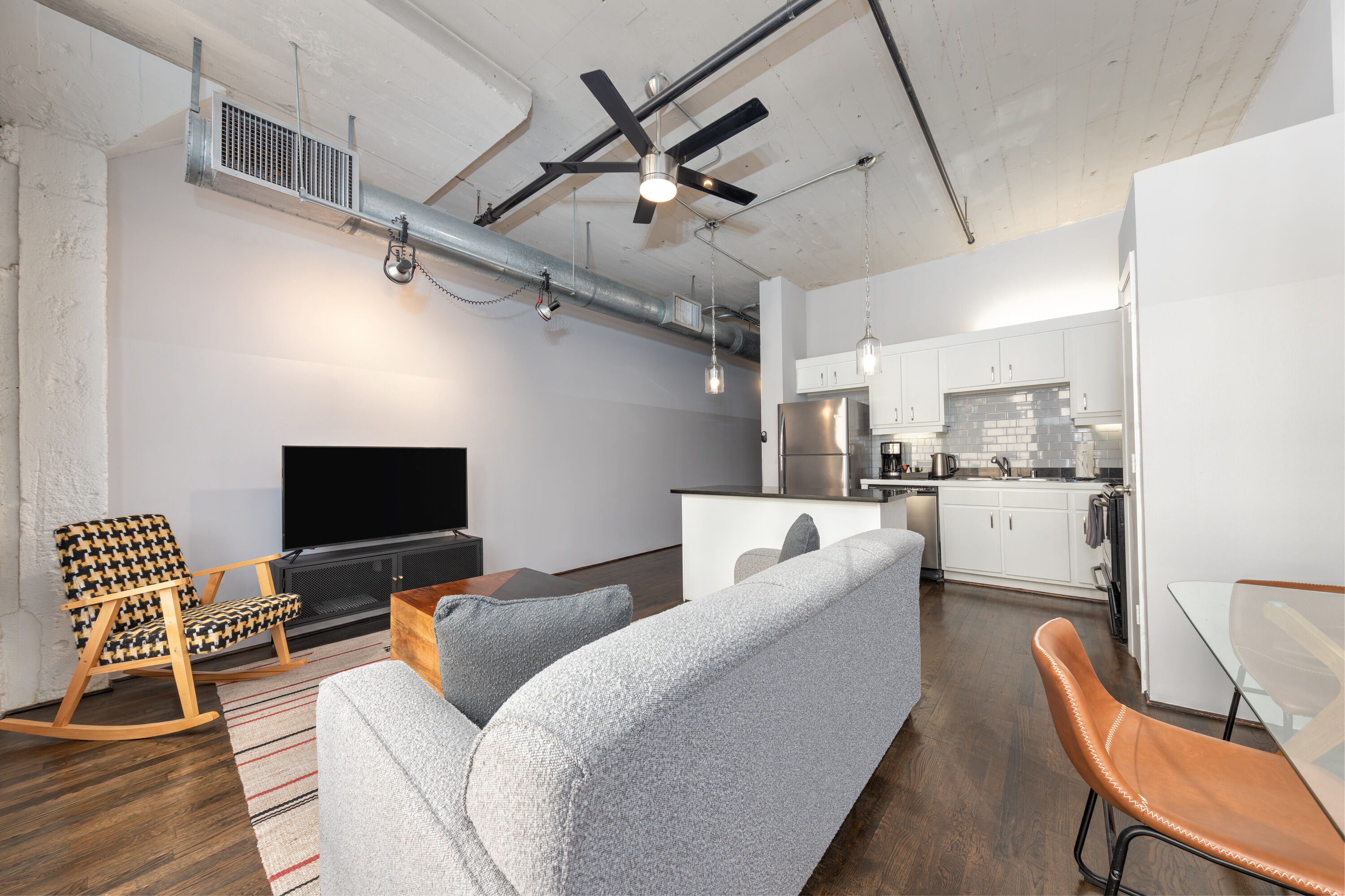 Reside Houston Downtown, a Wyndham Residence suite in Houston, Texas