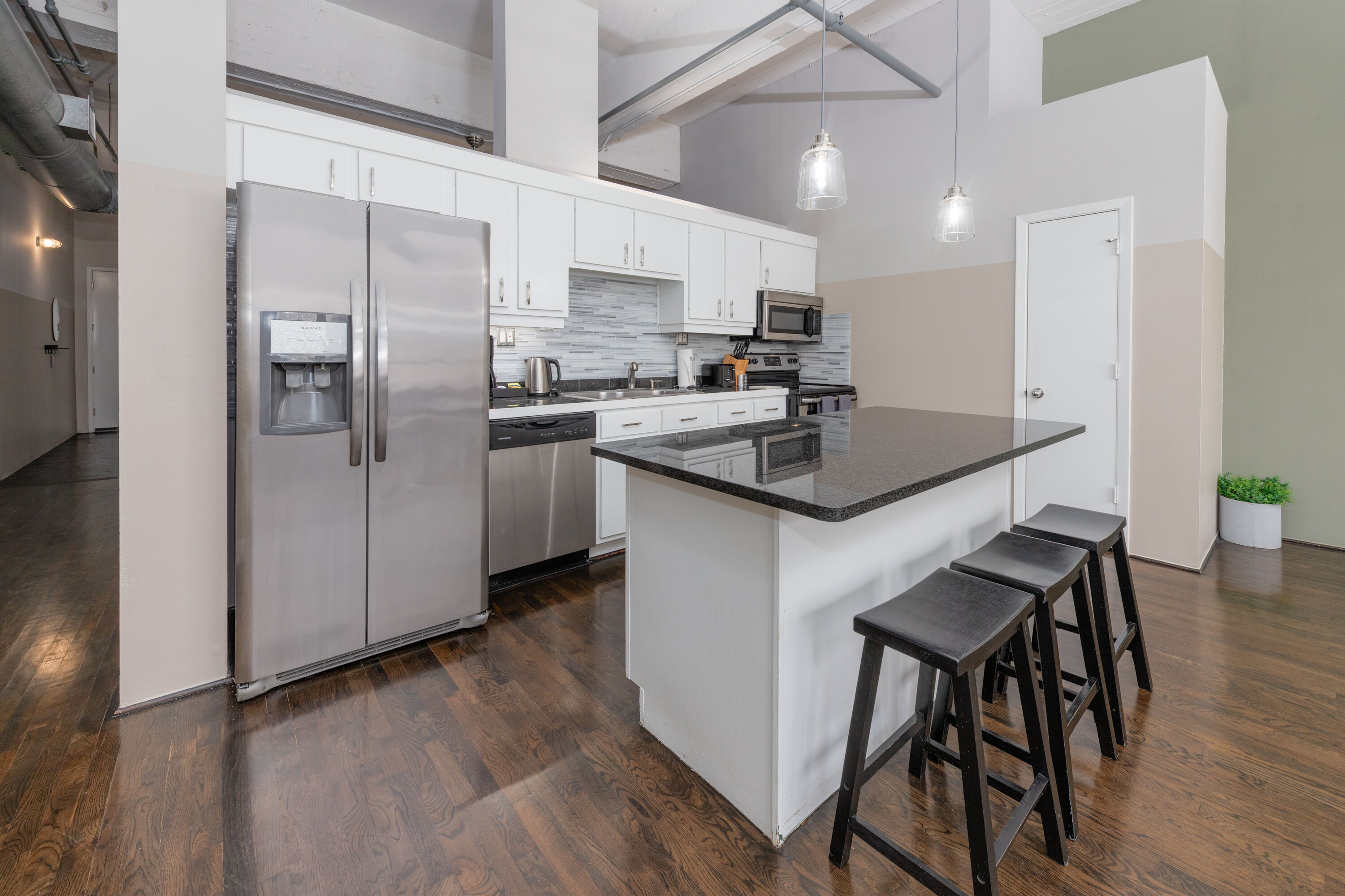 Reside Houston Downtown, a Wyndham Residence suite in Houston, Texas