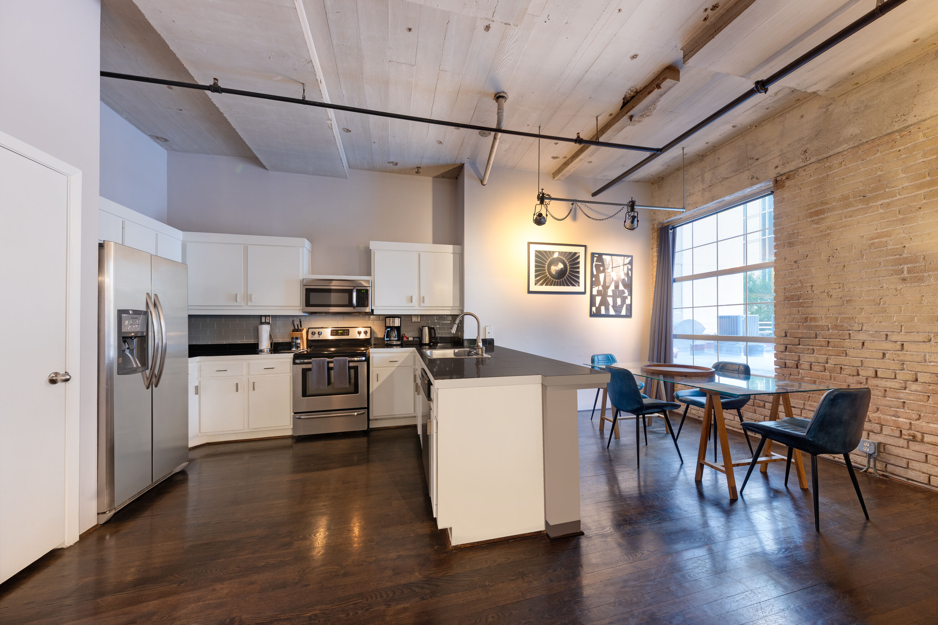 Reside Houston Downtown, a Wyndham Residence suite in Houston, Texas