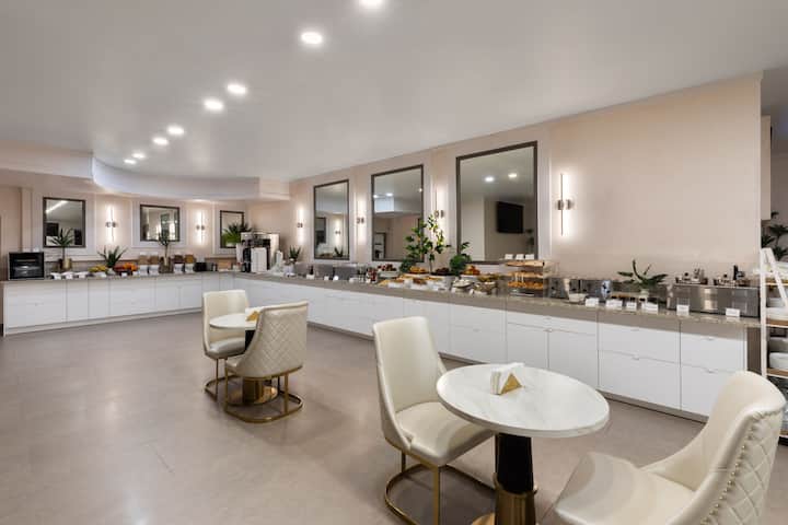 Free breakfast at Wyndham DFW Airport in Irving, Texas
