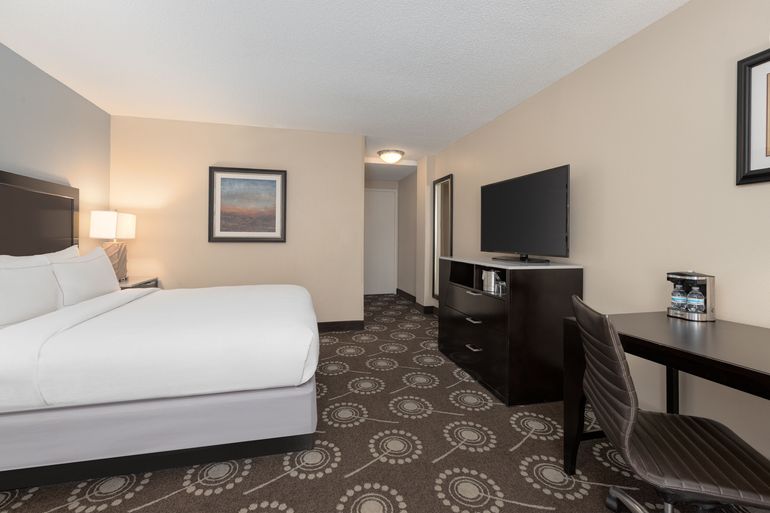 Guest room at the Wyndham Midland Downtown in Midland, Texas
