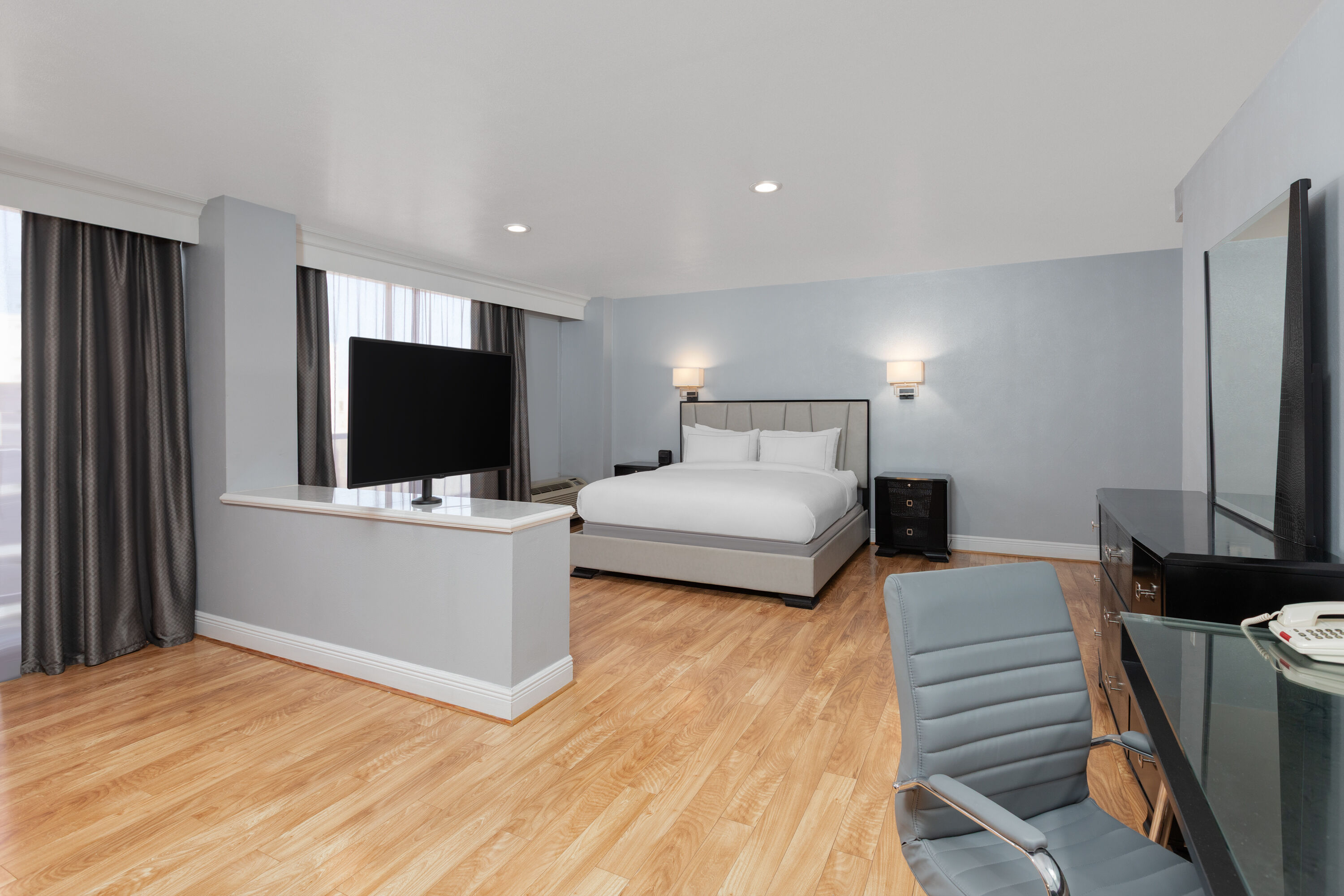 Wyndham Midland Downtown suite in Midland, Texas