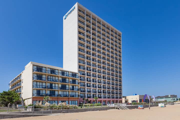 Exterior Day Image of Wyndham Virginia Beach Oceanfront hotel in Virginia Beach, Virginia