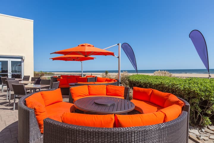 Wyndham Virginia Beach Oceanfront restaurant in Virginia Beach, Virginia