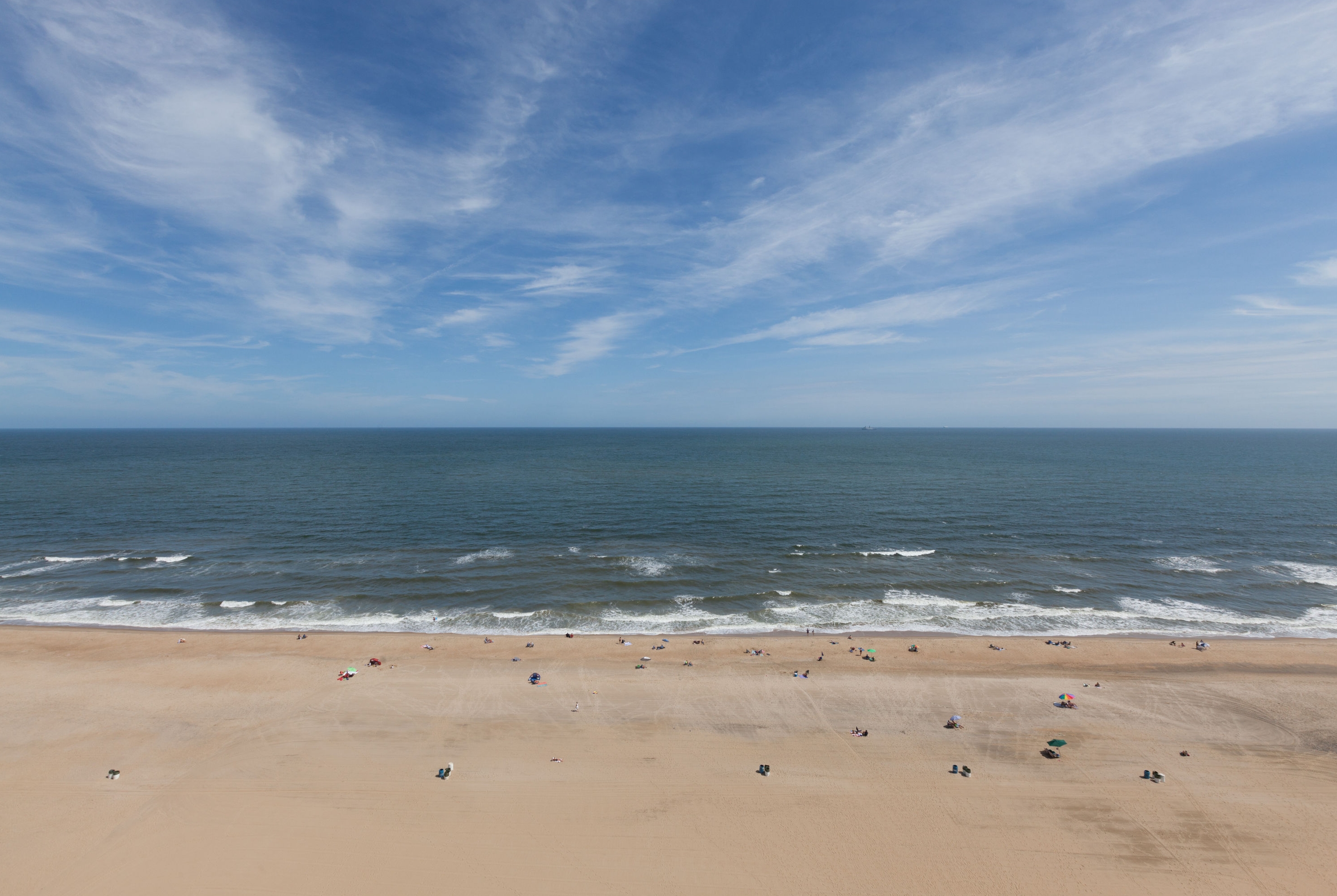 Scenic Image of Wyndham Virginia Beach Oceanfront hotel in Virginia Beach, Virginia