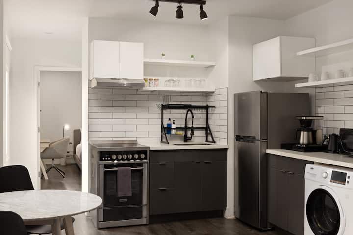 Reside Seattle Downtown, a Wyndham Residence suite in Seattle, Washington