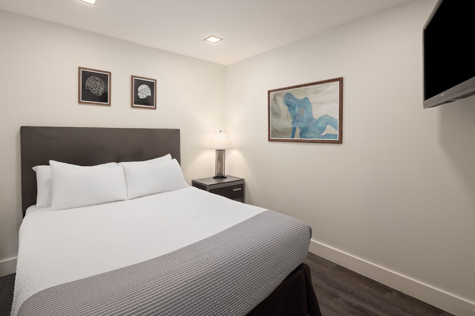 Reside Seattle Downtown, a Wyndham Residence suite in Seattle, Washington