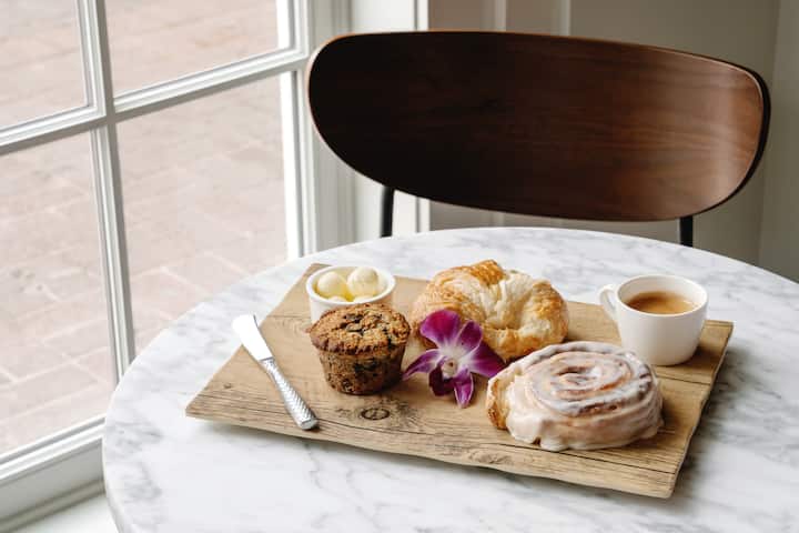 Hotel Morgan a Wyndham Hotel restaurant in Morgantown, West Virginia