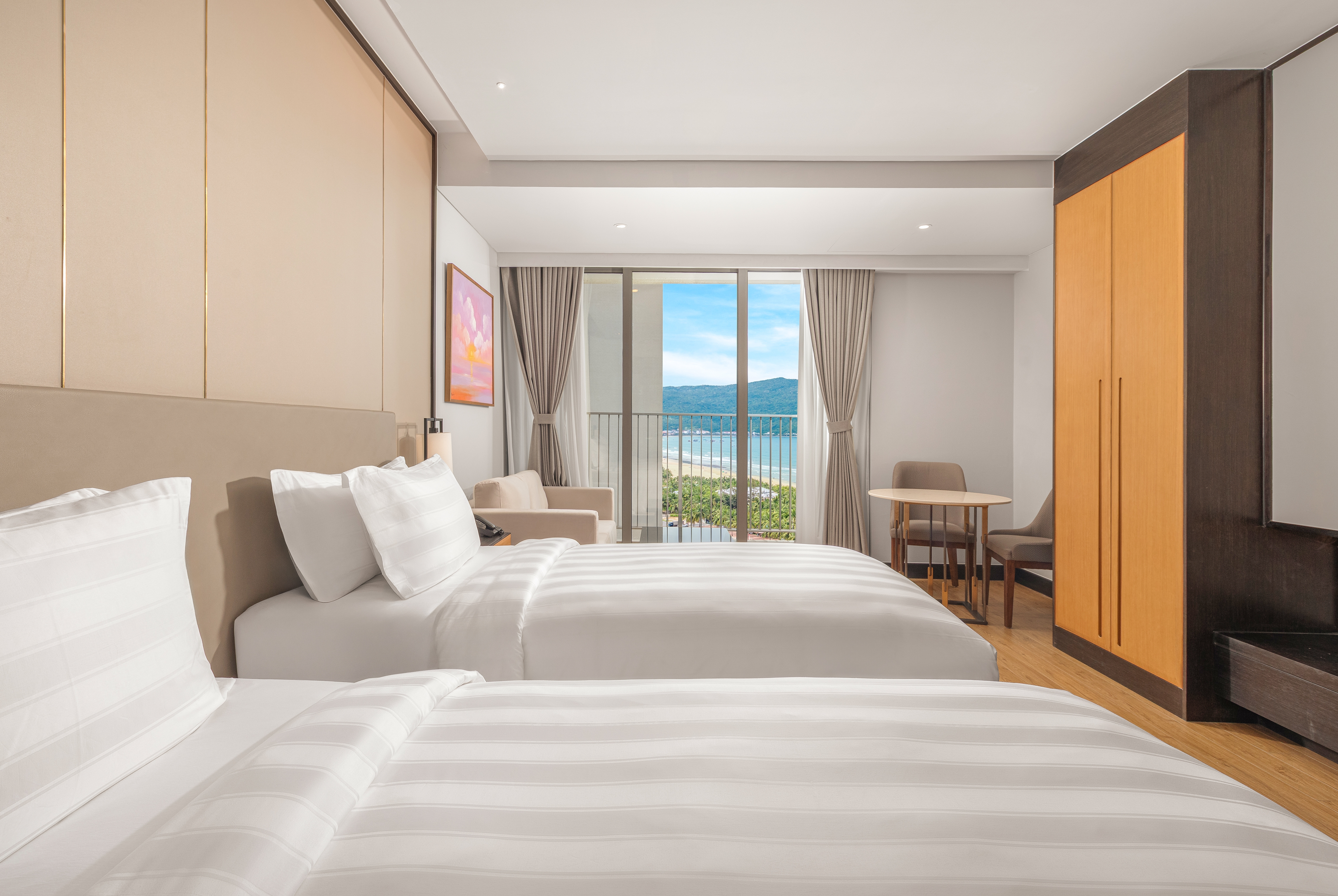 Guest room at the Wyndham Soleil Danang in Danang, Other than US/Canada