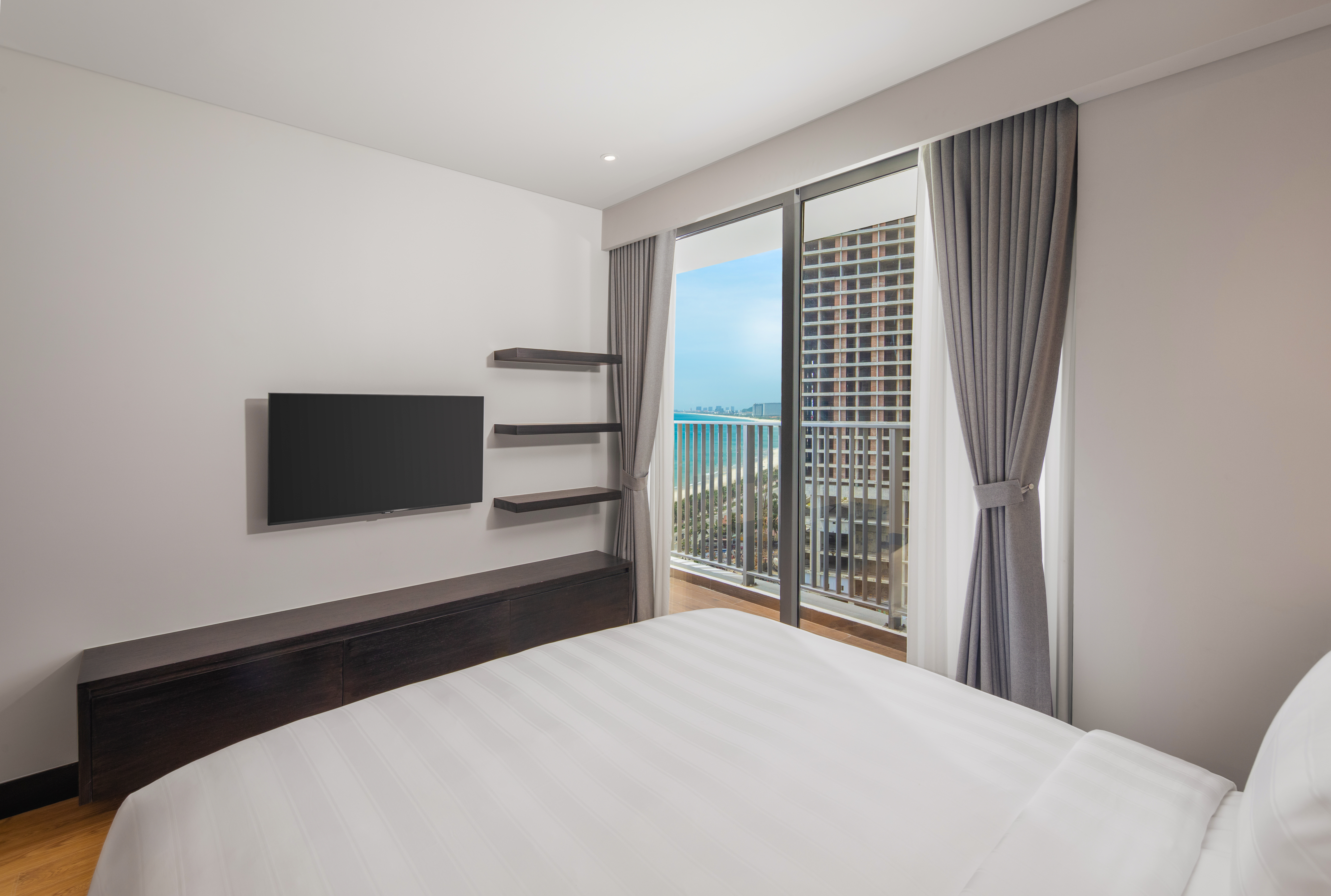 Guest room at the Wyndham Soleil Danang in Danang, Other than US/Canada