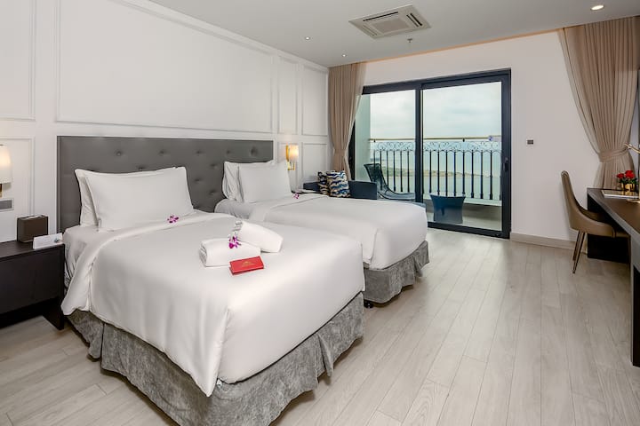 Guest room at the Wyndham Danang Golden Bay in Danang, Other than US/Canada