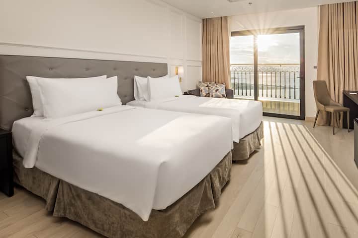 Guest room at the Wyndham Danang Golden Bay in Danang, Other than US/Canada