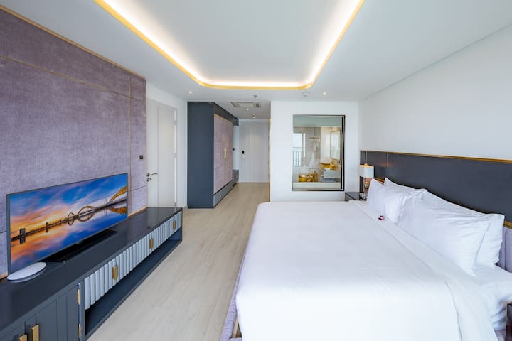 Guest room at the Wyndham Danang Golden Bay in Danang, Other than US/Canada