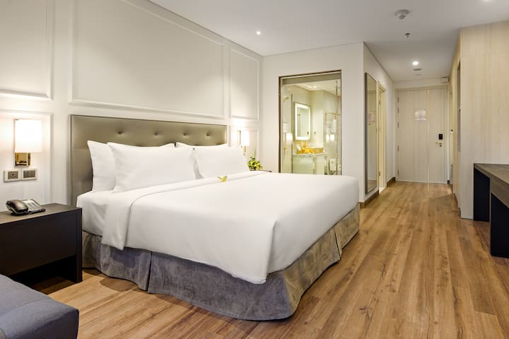 Guest room at the Wyndham Danang Golden Bay in Danang, Other than US/Canada