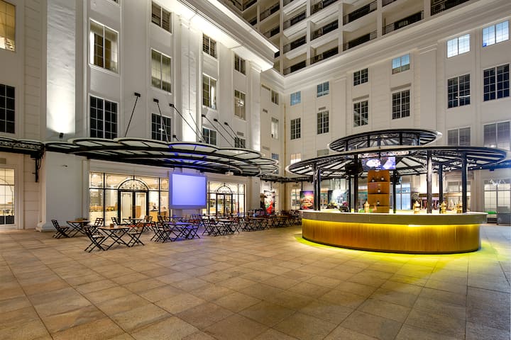 Wyndham Danang Golden Bay restaurant in Danang, Other than US/Canada