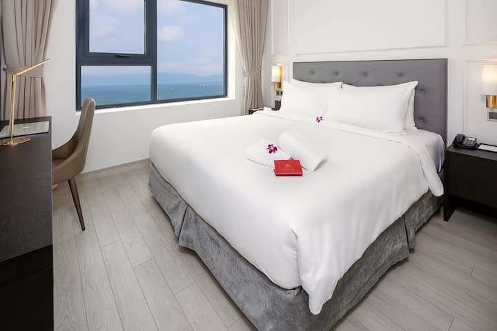 Wyndham Danang Golden Bay suite in Danang, Other than US/Canada