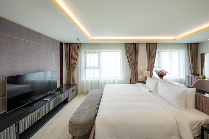 Wyndham Danang Golden Bay suite in Danang, Other than US/Canada