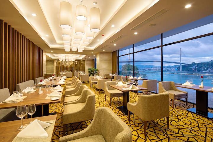 Wyndham Legend Halong Hotel restaurant in Halong, Other than US/Canada