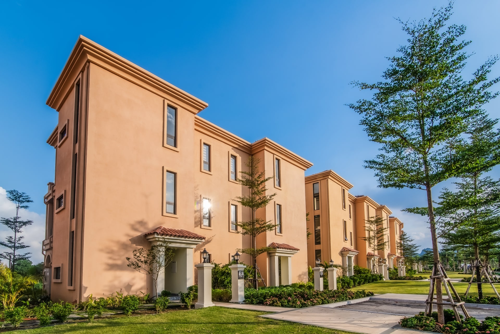 Exterior of Wyndham Sky Lake Resort and Villas hotel in Hanoi, Other than US/Canada