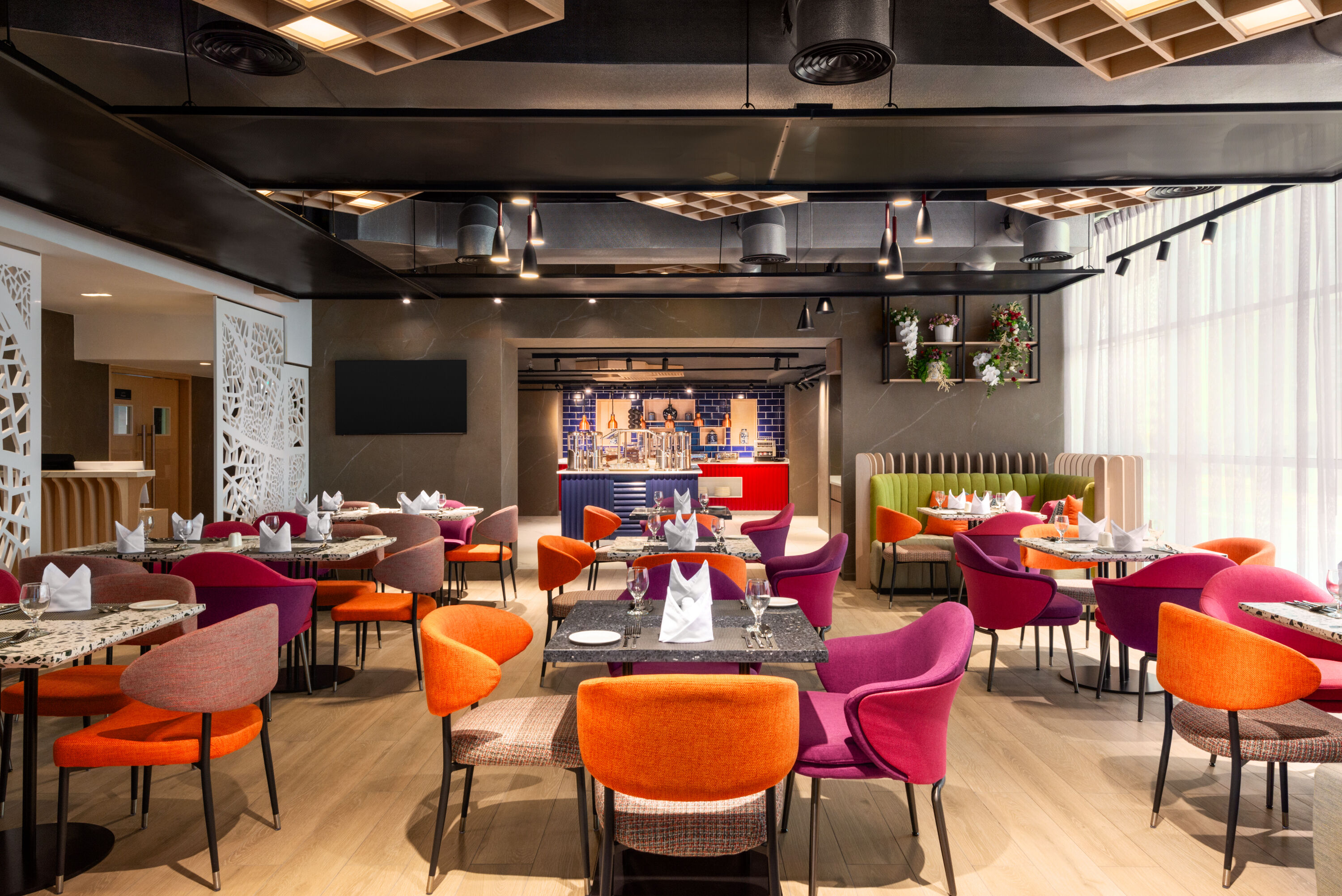 La Quinta by Wyndham Abu Dhabi Al Wahda restaurant in Abu Dhabi, Other than US/Canada