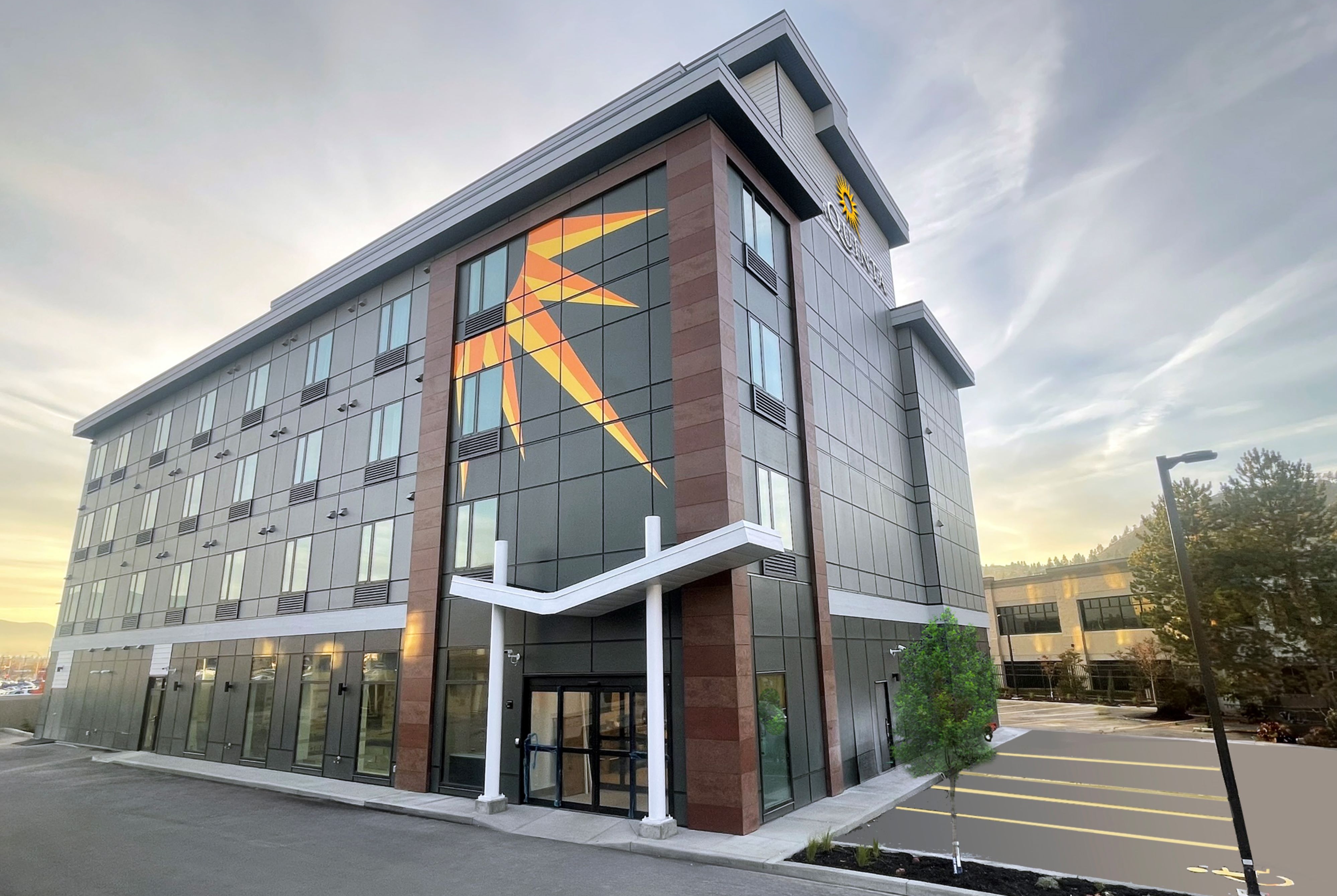 Exterior of La Quinta Inn & Suites by Wyndham Kelowna BC hotel in Kelowna, British Columbia