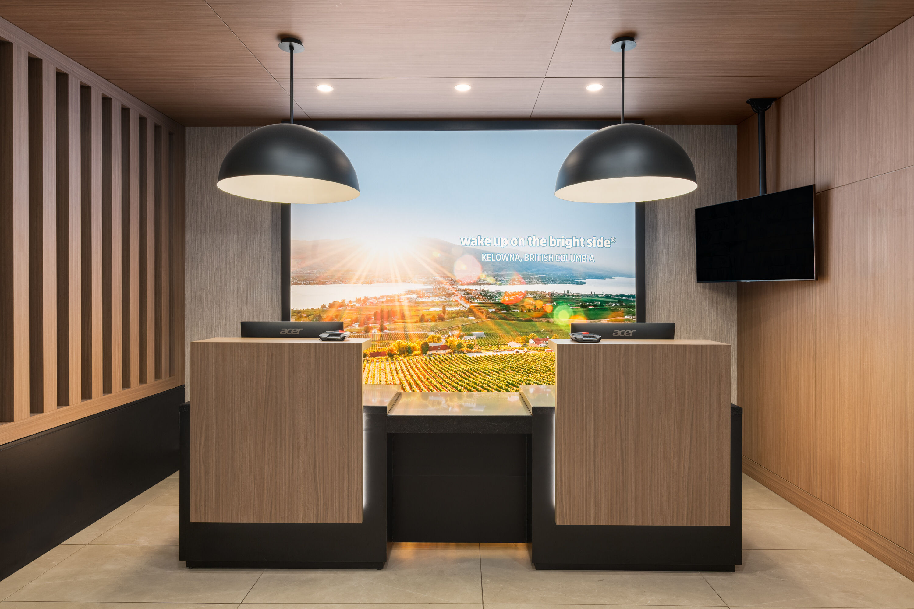 La Quinta Inn & Suites by Wyndham Kelowna BC reception in Kelowna, British Columbia